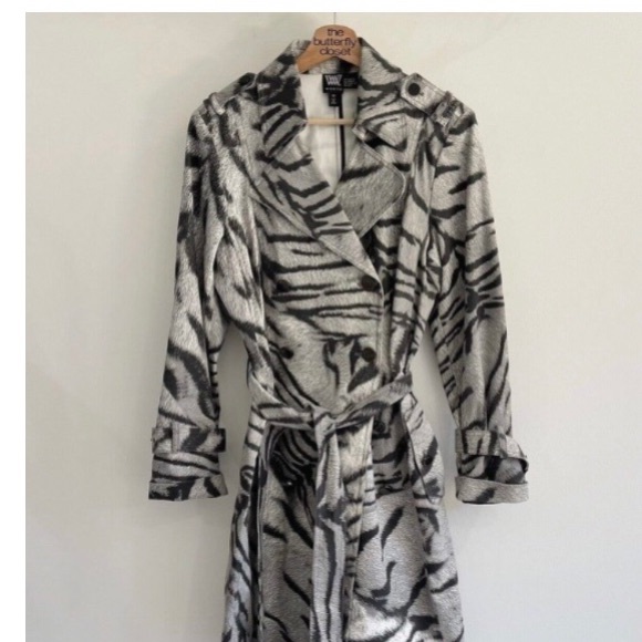 WORTH NEW YORK • Silver Gray Zebra Print Trench Coat - Picture 4 of 8